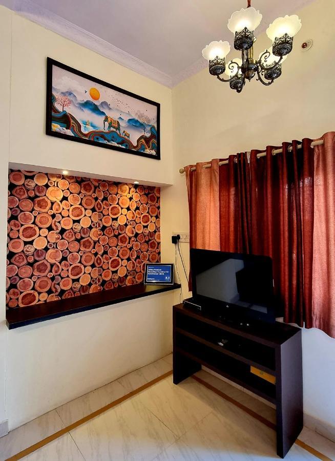 Aditya Premium Homestay- Furnished Air Conditioned- 2Bhk Jabalpur Extérieur photo