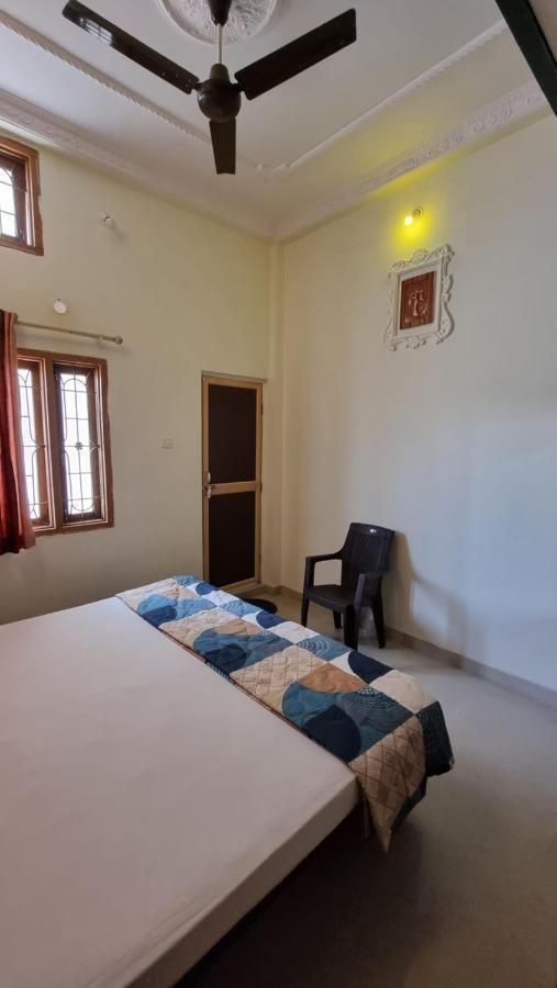 Aditya Premium Homestay- Furnished Air Conditioned- 2Bhk Jabalpur Extérieur photo
