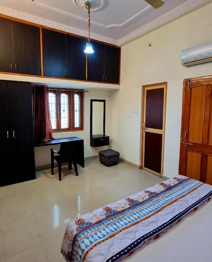 Aditya Premium Homestay- Furnished Air Conditioned- 2Bhk Jabalpur Extérieur photo